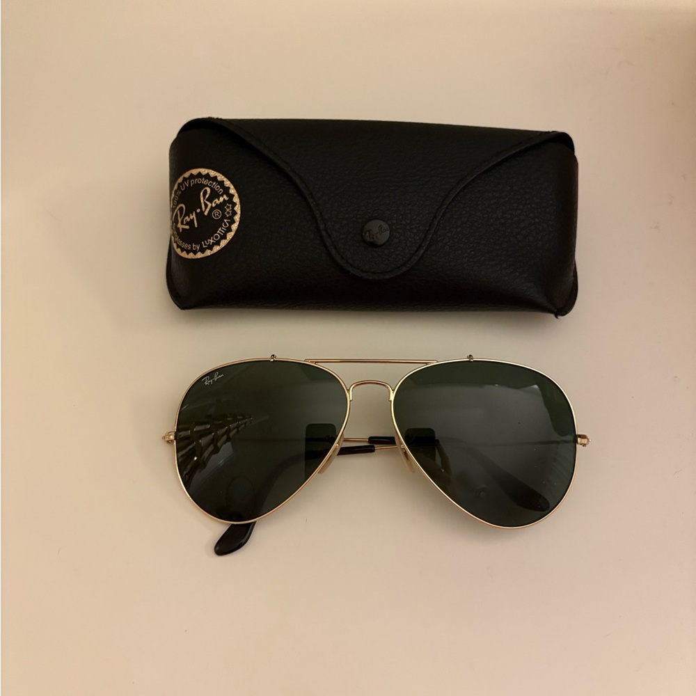 Ray-Ban Gold Aviator Sunglasses with Black Case